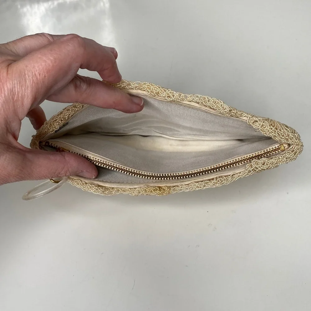 VTG Beaded Scalloped‎ Fan Clutch Evening Bag Champagne Cream Acrylic Ring Pull